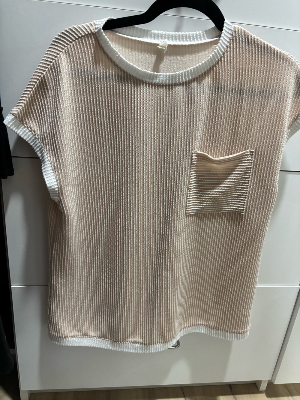 Women's Ribbed Cream Short-Sleeve Knit Top - Classic Comfort
